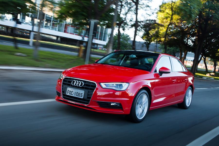  Audi A3 Sedan 1.8 T (8V) 2014 года  (фото 2 из 30)
